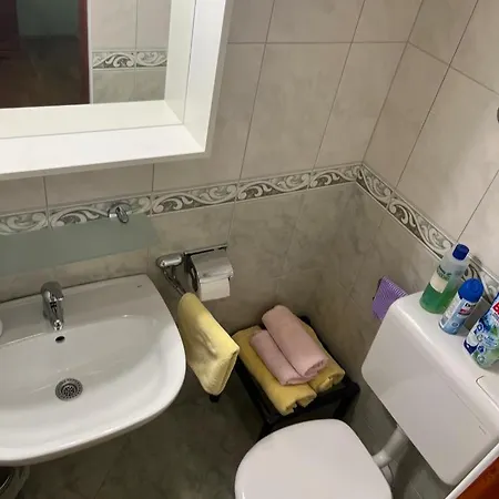 Ana's House * Μακάρσκα